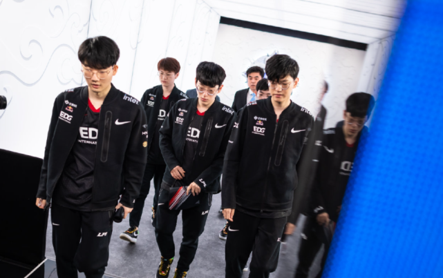 在他家立直 在他家立直